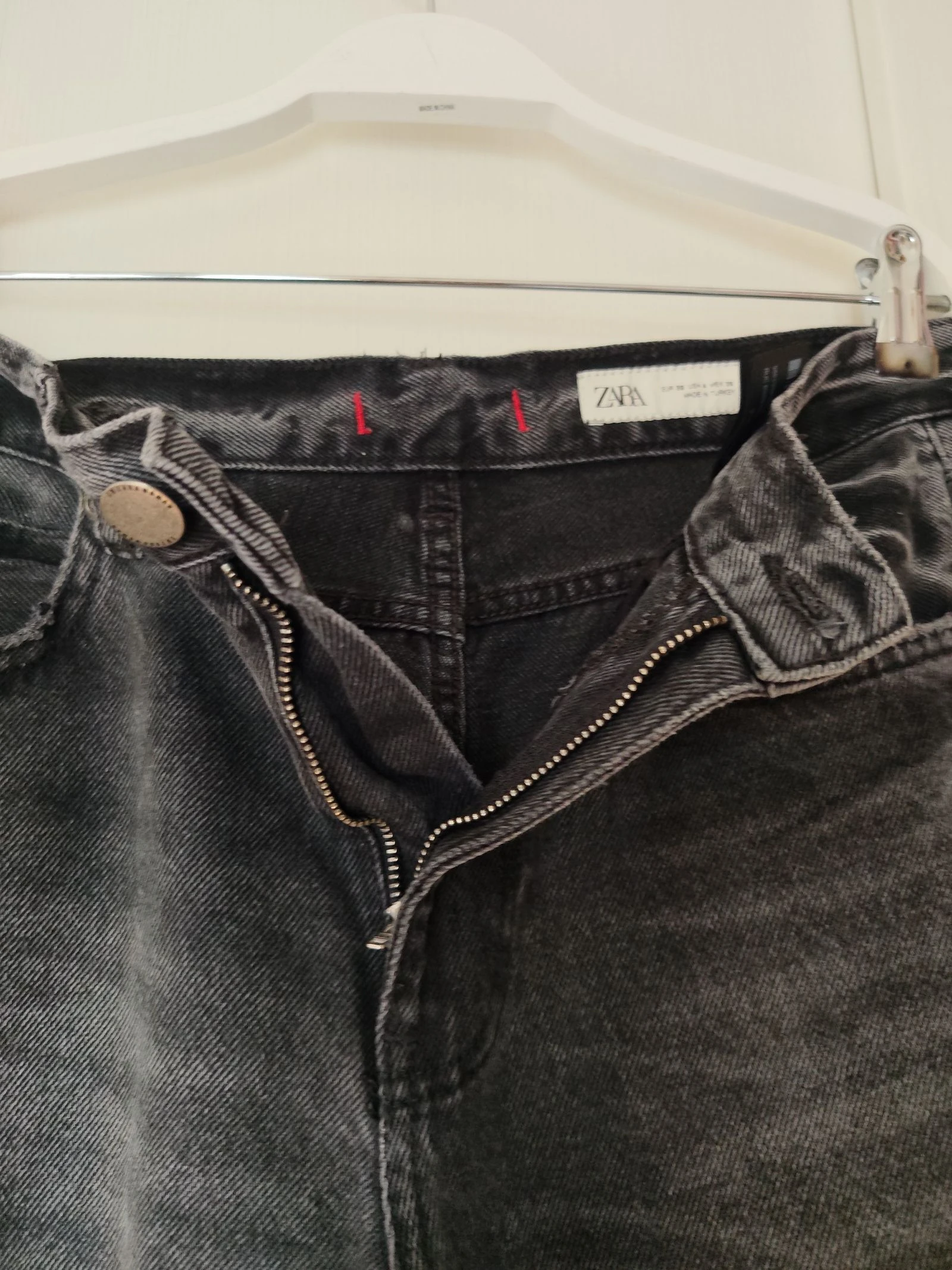 Calça jeans feminina Straight Fit efeito deslavado Zara Tamanho S/36 – photo 4